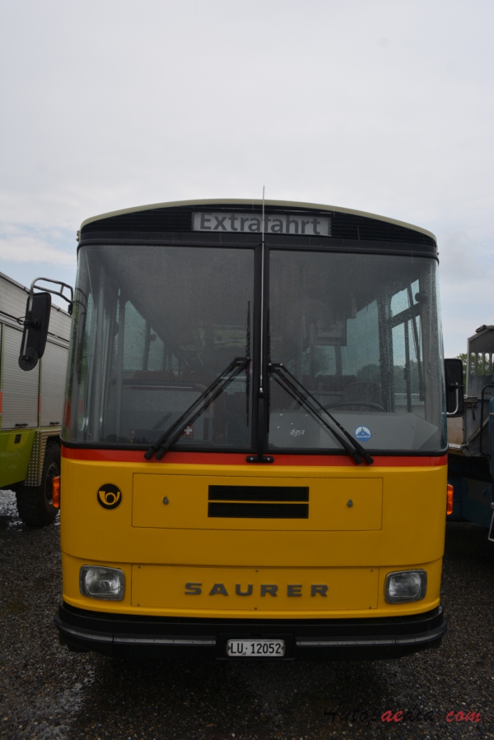 Saurer type RH 1978-1985 (1982 Saurer RH 525-23 D3KTU-B Tüscher Omnibus IV-HU Postauto PTT), front view