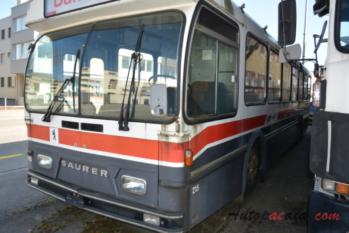 Saurer typ SH 1976-1984 (1978-1984 Saurer SH 560-25 Hess VBSG 215 autobus miejski 3d), lewy przód
