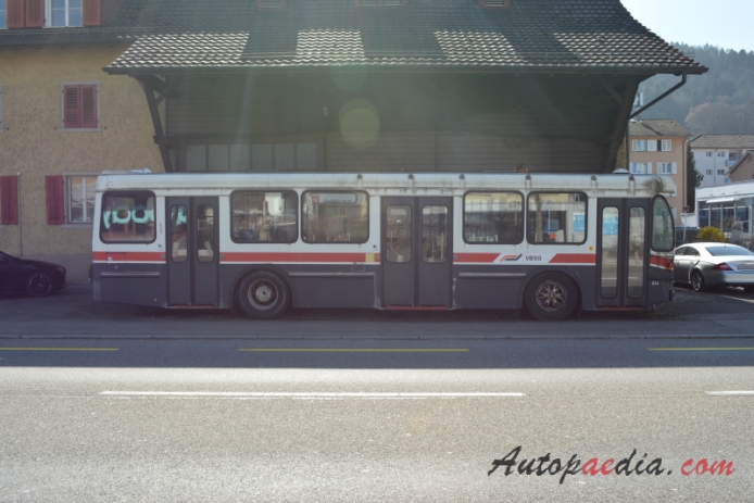 Saurer typ SH 1976-1984 (1978-1984 Saurer SH 560-25 Hess VBSG 215 autobus miejski 3d), prawy bok
