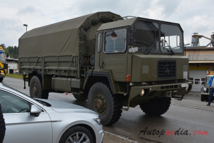 Saurer 6 DM 1983-1987 (1984 SUGS1 Blache 4x4 military truck), right front view