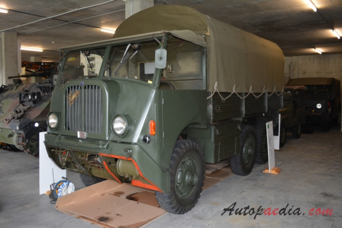 Saurer M6 1940-1946 (1942 6x6 pojazd wojskowy), lewy przód