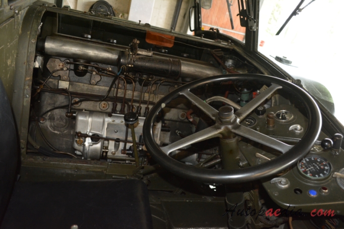 Saurer M6 1940-1946 (1942 6x6 pojazd wojskowy), wnętrze