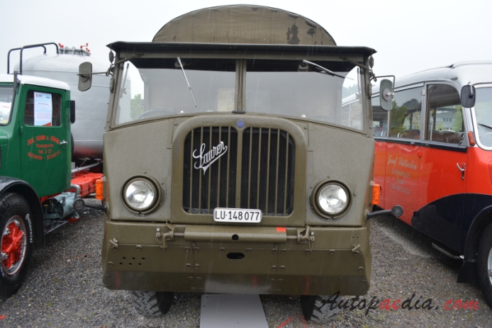 Saurer M6 1940-1946 (CTDM 6x6 pojazd wojskowy), przód