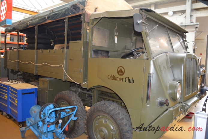 Saurer M8 1943-1945 (1945 8x8 military truck), right front view