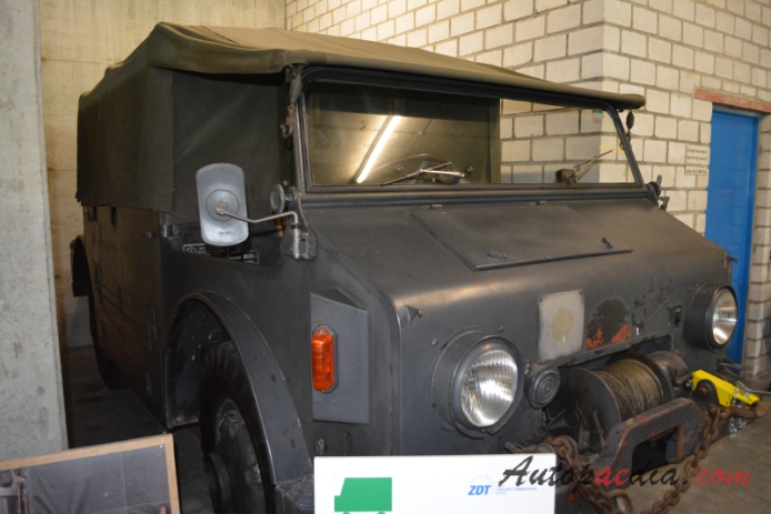 Saurer MH4 1945-1955 (1952 military truck), right front view