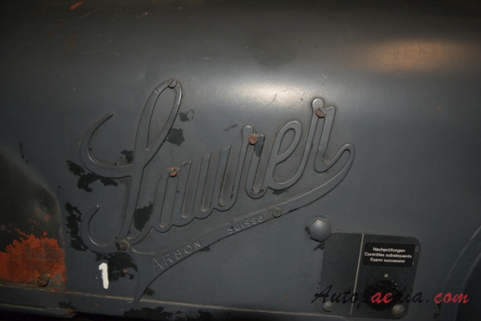 Saurer MH4 1945-1955 (1952 pojazd wojskowy), emblemat przód 