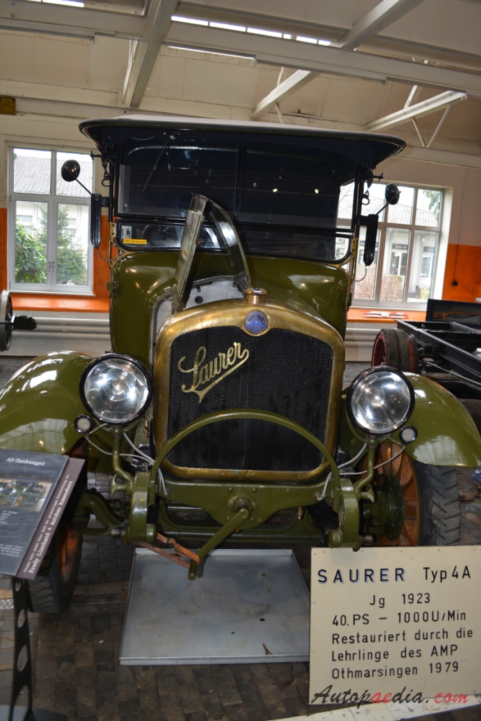 Saurer typ A 1920-1933 (1923 Saurer 4AD cysterna), przód