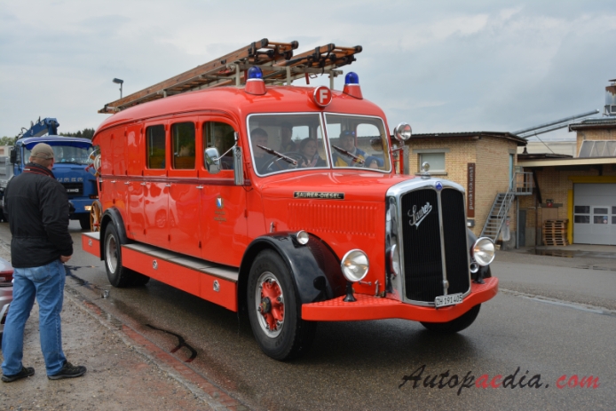 Saurer typ C 1934-1965 (1939 Saurer 4C wóz strażacki Feuerwehr der Stadt Zürich), prawy przód