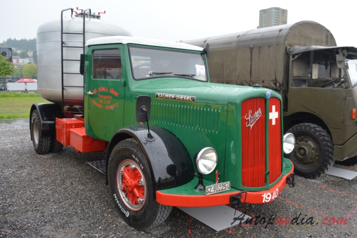 Saurer typ C 1934-1965 (1940 Saurer 4C CT1D Jos. Senn u. Söhne Seewen Schwyz transport betonu), prawy przód