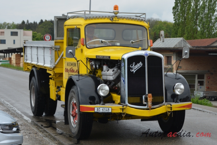 Saurer type C 1934-1965 (1959 Saurer S4C V8 Kieswerk Stetten Otto Notter AG 4x2 dump truck), right front view