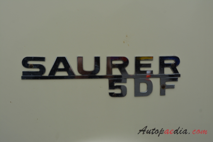 Saurer typ D 1959-1983 (1965 Saurer 5DF FORS Kraftfutter 4x4 nadwozie skrzyniowe), emblemat przód 