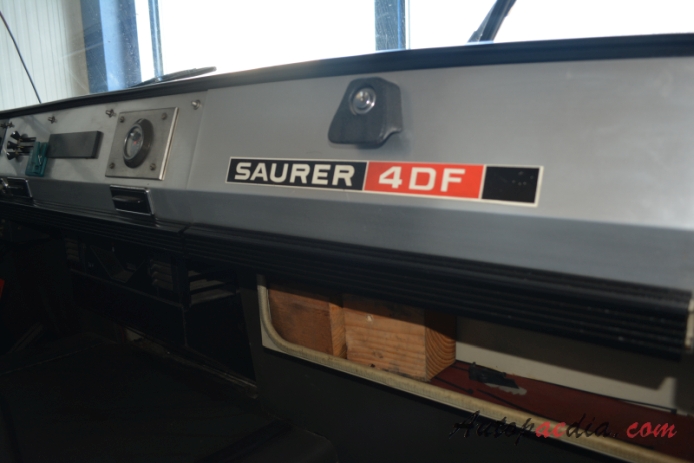 Saurer type D 1959-1983 (1976 Saurer 4DF Werner Gehrig Rudolfstetten articulated lift), detail  