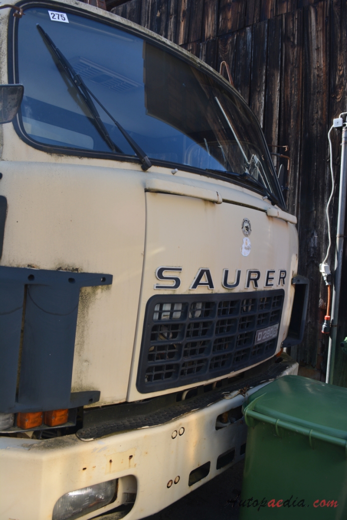 Saurer type D 1959-1983 (1978-1983 Saurer D290B Carbagas 4x2 box truck), front view