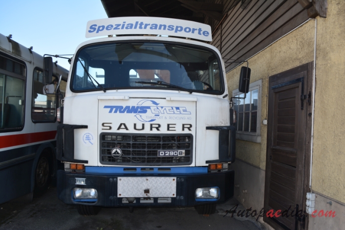 Saurer typ D 1959-1983 (1978-1983 Saurer D290B Transcycle 4x2 wywrotka), przód