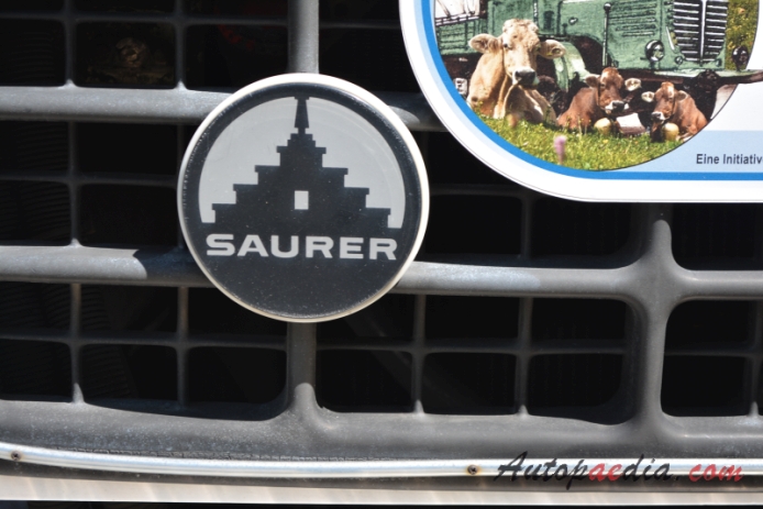 Saurer type D 1959-1983 (1979 Saurer D290 Swissvax 4x2 tank truck), front emblem  