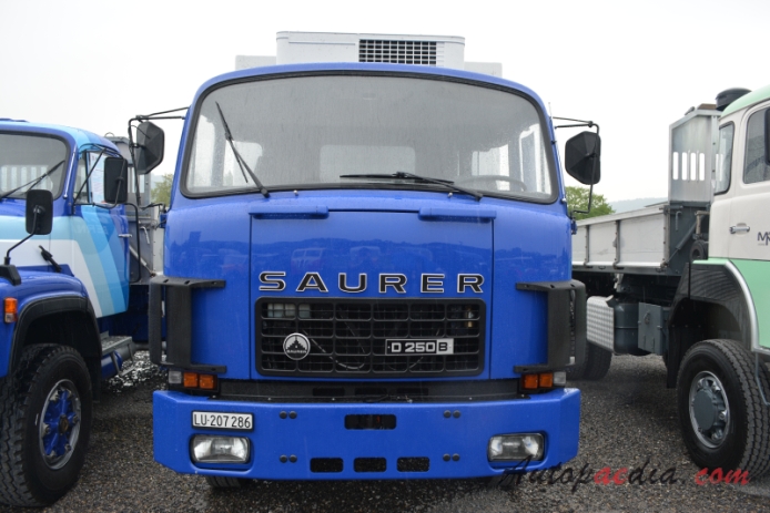 Saurer type D 1959-1983 (1982 Saurer D250B D3KT-B3 Saurer Club 6x2 refrigerator truck), front view