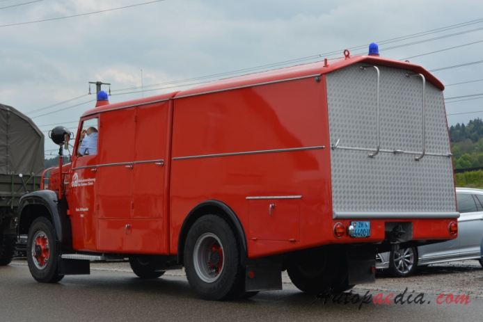 Saurer typ D 1959-1983 (1965 Saurer 2DM wóz strażacki Gebäudeversicherung des Kantons Zürich), lewy tył