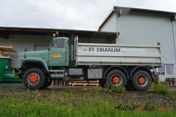 Saurer type D 1959-1983 (1982 Saurer D330BN Eberhard 6x6 dump truck), left side view