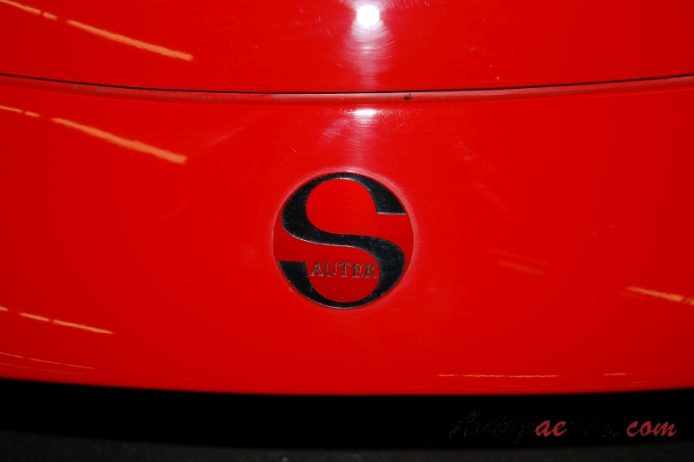 Sauter Spezial Rennwagen 1947-1965 (1956 Sauter Spezial Renault 850ccm race car), front emblem  