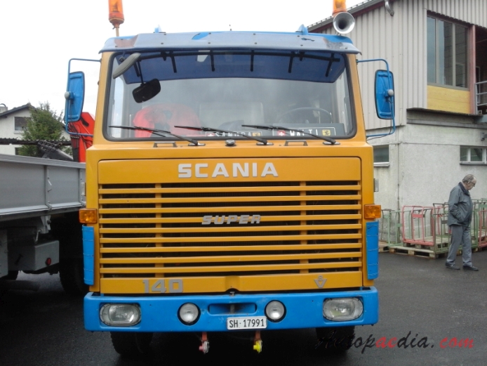 Scania 1968-1974 (L50/L80/L85/L110/L140) (1971 Scania LB 140 V8 Walter Schöpfer Historische Fahrzeuge Hemmental flatbed truck), front view