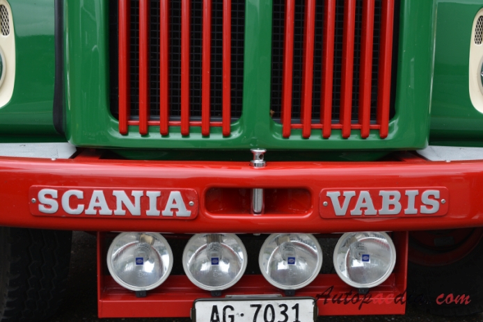 Scania 1968-1974 (L50/L80/L85/L110/L140) (1970 Scania L 80 Super Hürliman semi truck), front emblem  
