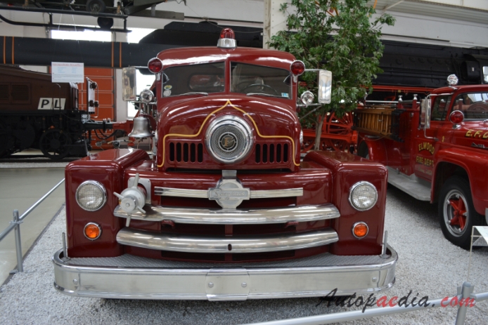 Seagrave unknown model 1958 (fire engine), left front view