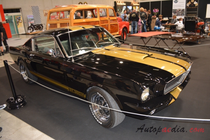 Shelby Mustang 1965-1970 (1966 GT 350-H fastback 2d), right front view