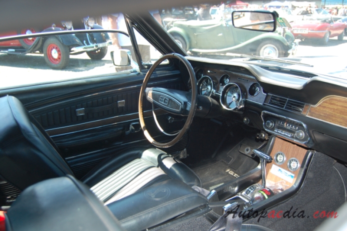 Shelby Mustang 1965-1970 (1968 Cobra GT 350 fastback 2d), wnętrze