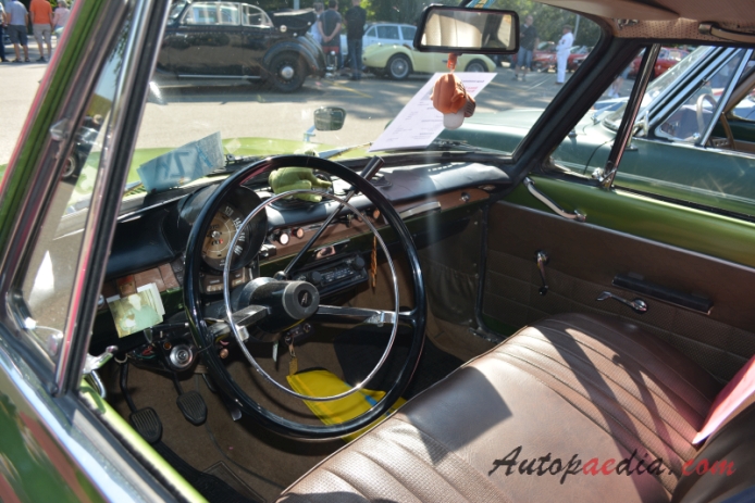 Simca 1501 1966-1975 (1966 Simca 1501 Break kombi 5d), interior