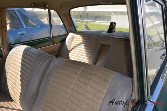 Simca 1501 1966-1975 (1970 Simca 1501 Special sedan 4d), wnętrze