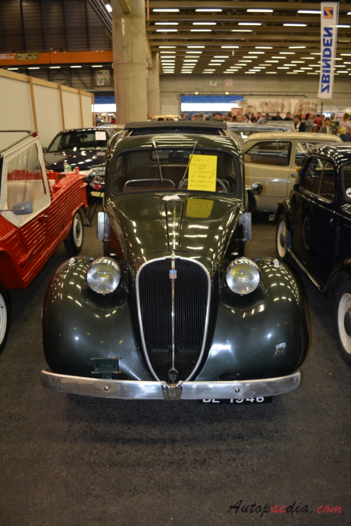 Simca 8 1938-1951 (1946 berlina 4d), front view