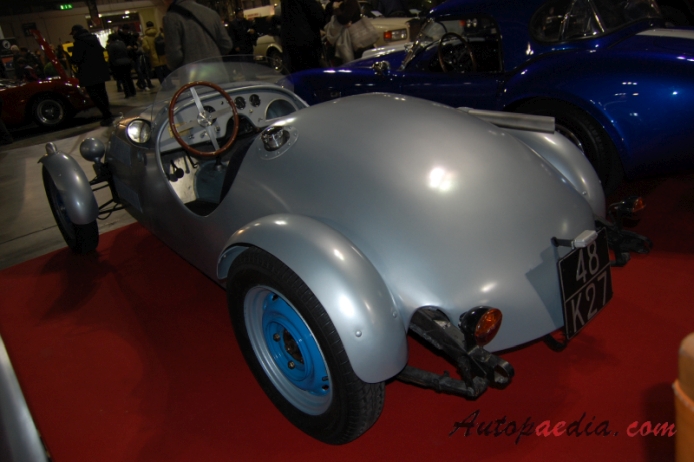 Simca 8 1938-1951 (1949 Simca 8 Deho 1100),  left rear view