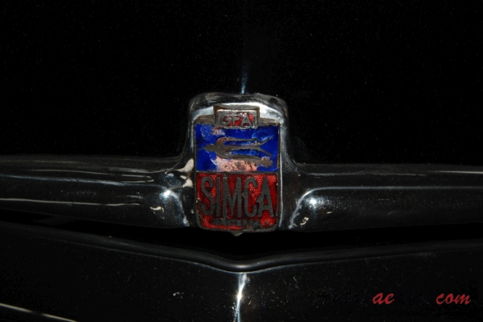 Simca 8 1938-1951 (1950 Simca 8 Sport convertible 2d), front emblem  