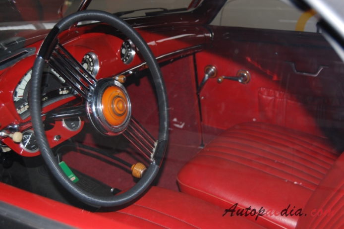 Simca 8 1938-1951 (1950 Simca 8 Sport convertible 2d), wnętrze