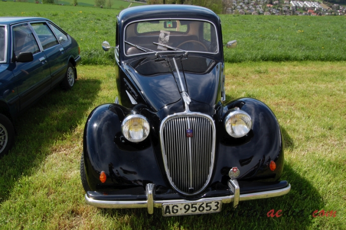 Simca 8 1938-1951 (berlina 4d), front view