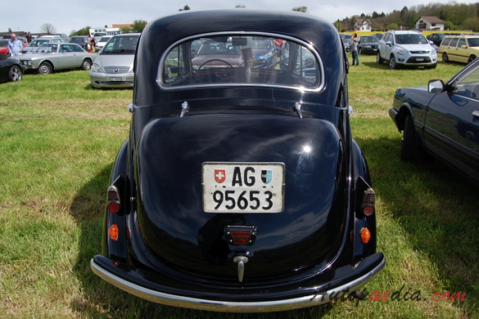 Simca 8 1938-1951 (berlina 4d), rear view