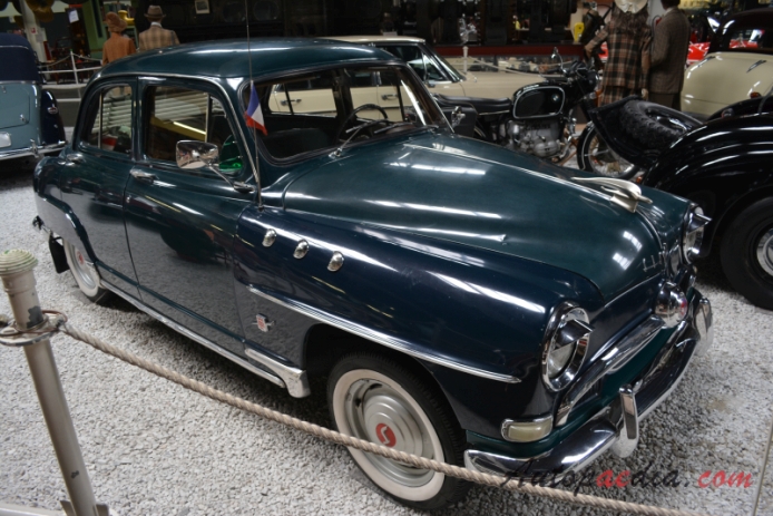 Simca Aronde 1. generacja (Simca 9) 1951-1955 (1954 sedan 4d), prawy przód