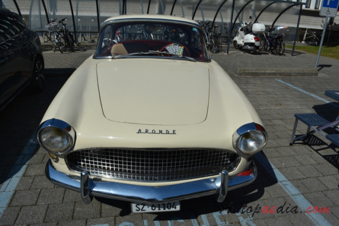 Simca Aronde 2nd generation 90A 1955-1958 (1957-1958 Simca Aronde 1300 Plein Ciel Hardtop Coupé 2d), front view