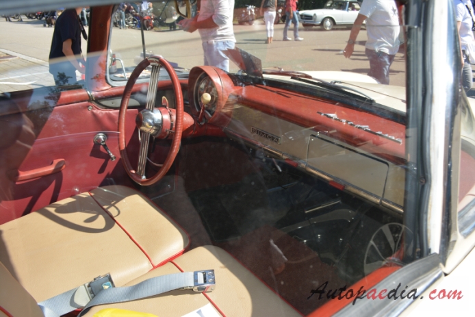 Simca Aronde 2nd generation 90A 1955-1958 (1957-1958 Simca Aronde 1300 Plein Ciel Hardtop Coupé 2d), interior