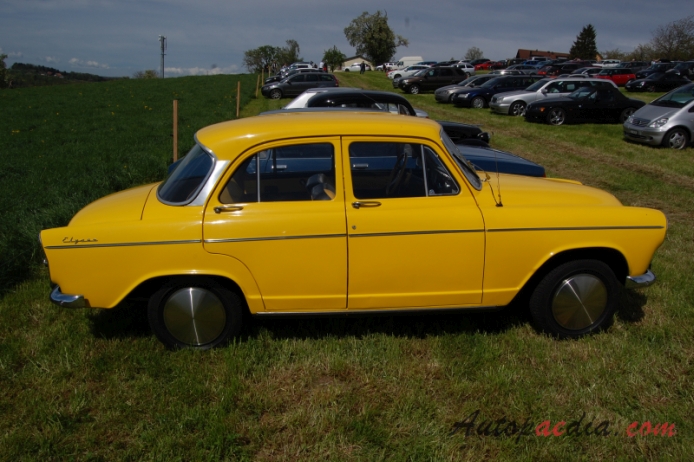 Simca Aronde 3. generacja P60 1958-1964 (1960 Elysée sedan 4d), prawy bok