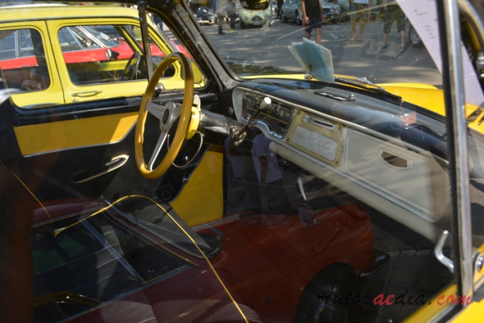 Simca Aronde 3. generacja P60 1958-1964 (1960 Elysée sedan 4d), wnętrze