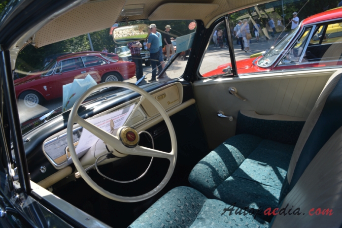 Simca Aronde 3. generacja P60 1958-1964 (1960 Simca Aronde Monaco hardtop 2d), wnętrze
