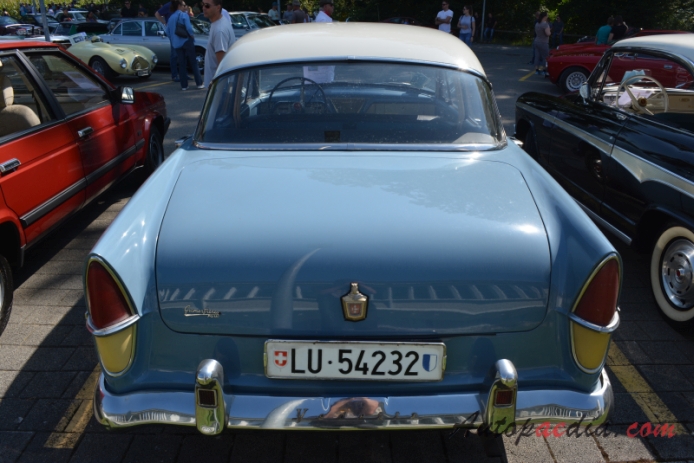 Simca Vedette 1. generacja 1954-1957 (1955 Versailles sedan 4d), tył