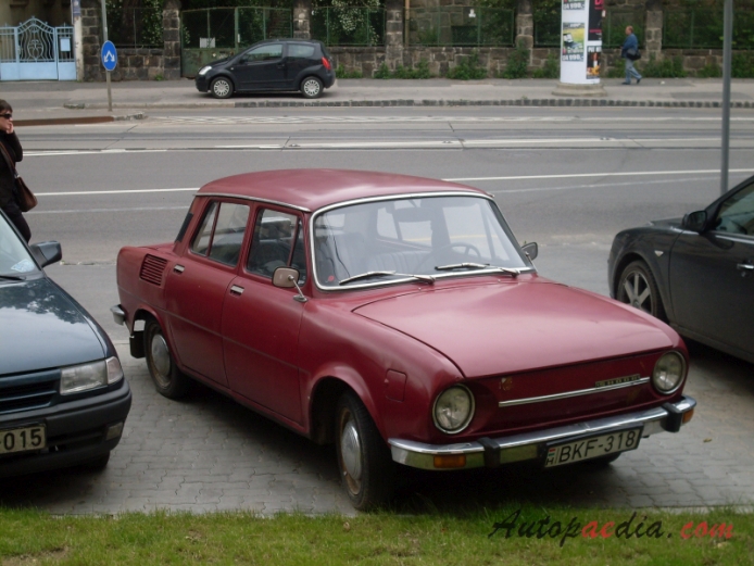 Skoda 100 1969-1977 (sedan 4d), right front view