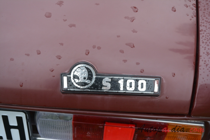 Skoda 100 1969-1977 (sedan 4d), rear emblem  