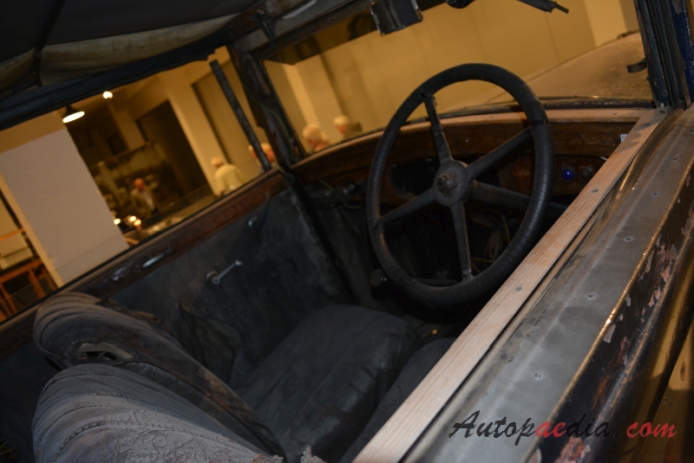 Skoda 422 1932-1932 (1931 Roadster 2d), wnętrze
