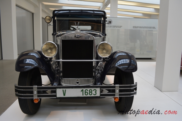 Skoda 645 1929-1934 (1930 limuzyna 4d), przód