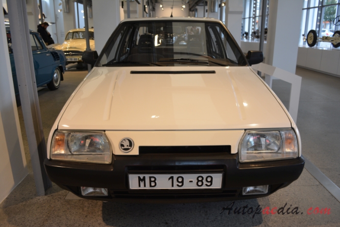 Skoda Favorit 1987-1995 (1989 136 L hatchback 5d), front view