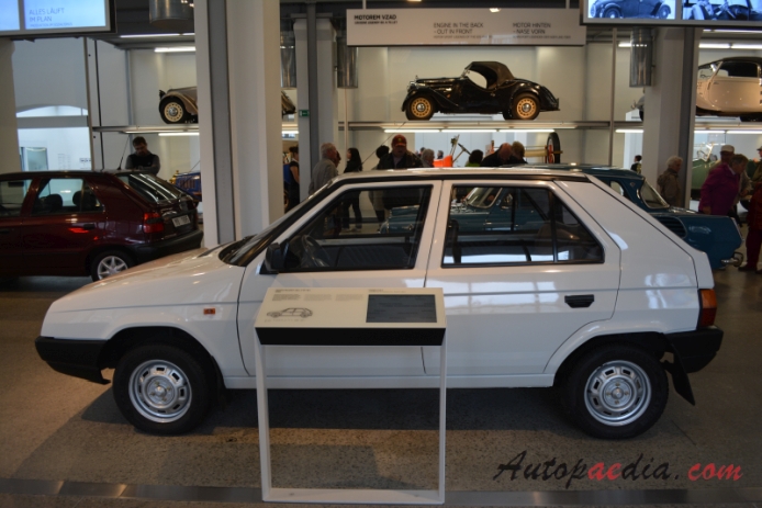 Skoda Favorit 1987-1995 (1989 136 L hatchback 5d), left side view