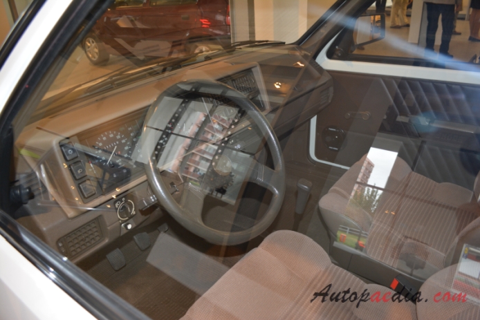 Skoda Favorit 1987-1995 (1989 136 L hatchback 5d), interior